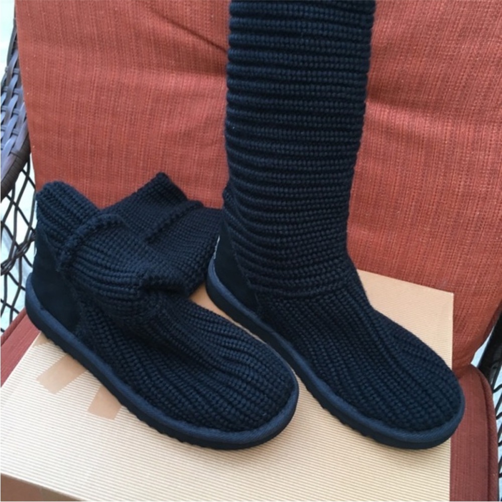 UGG TALL BLACK KNIT BOOTS